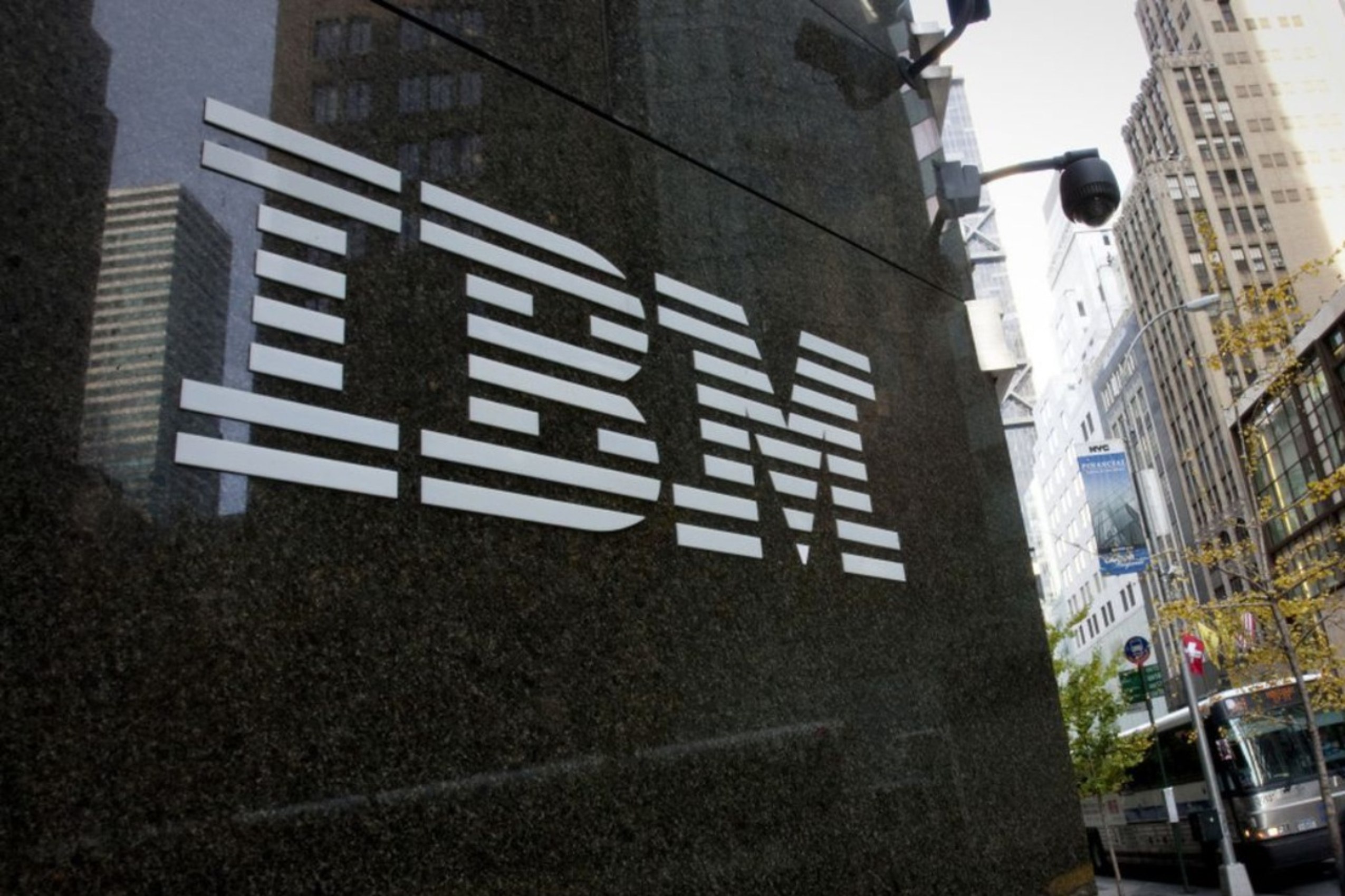 Az IBM Consulting generatív AI központot hoz létre a fokozott üzleti innováció érdekében