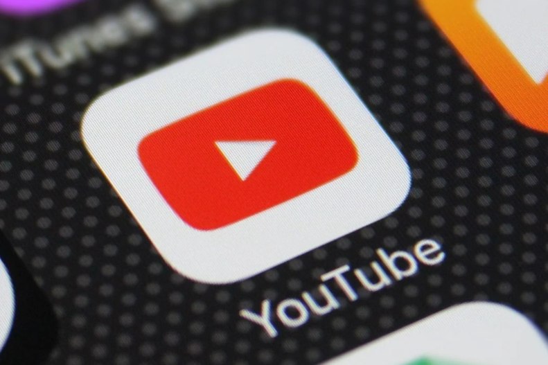 A YouTube az AI-által generált videó-összefoglalókat teszteli