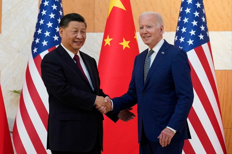 Biden és Xi elnökök betiltják az AI használatát drónokban és a nukleáris fegyverekben