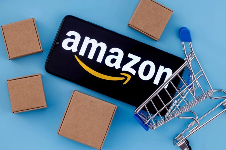 Az Amazon új AI chatbotja humort csempész az online vásárláshoz