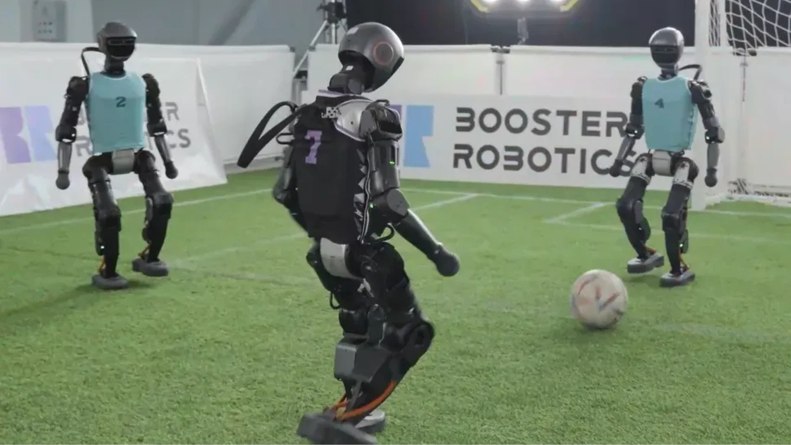 Robotok, gólok, algoritmusok – önjáró AI-focisták versenyeztek Pekingben