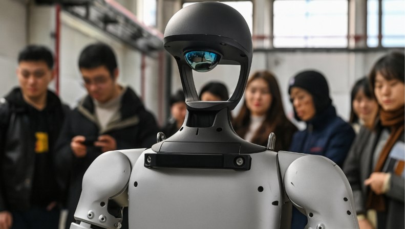 Van, ahol már robot érettségizett együtt a diákokkal
